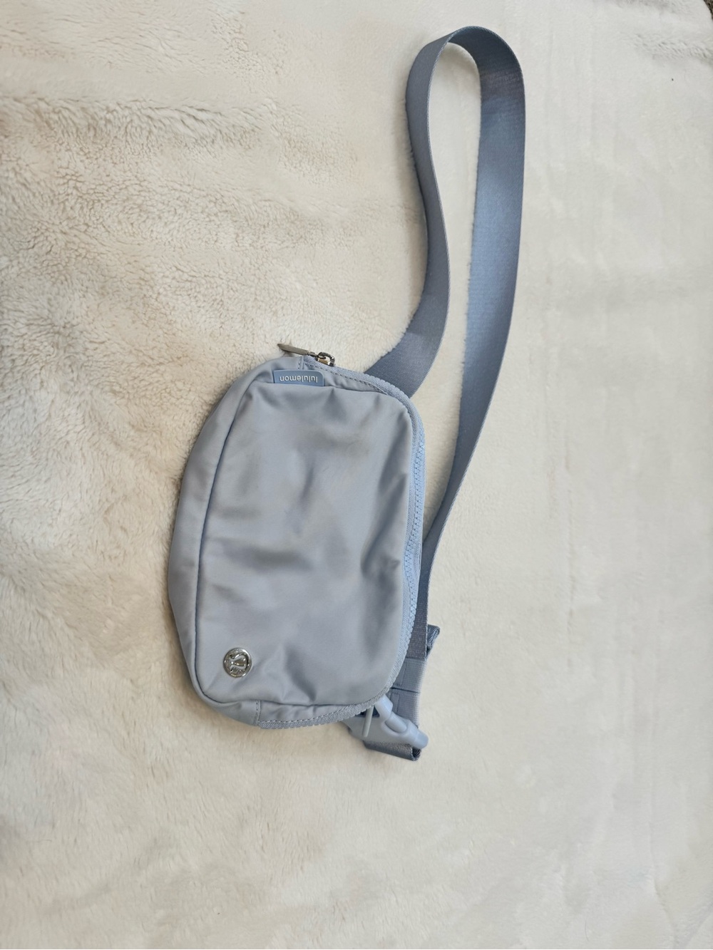 Lululemon belt bag - Picture 2 of 4